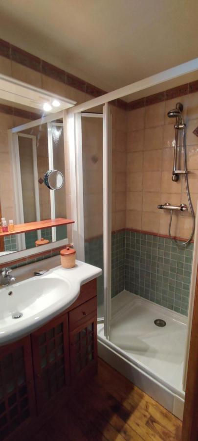 Domaine Les Garrigues Bed and Breakfast Puygaillard-de-Quercy Exteriör bild