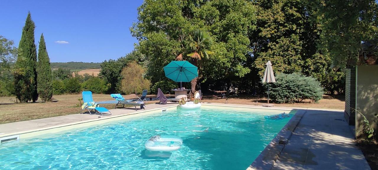 Domaine Les Garrigues Bed and Breakfast Puygaillard-de-Quercy Exteriör bild